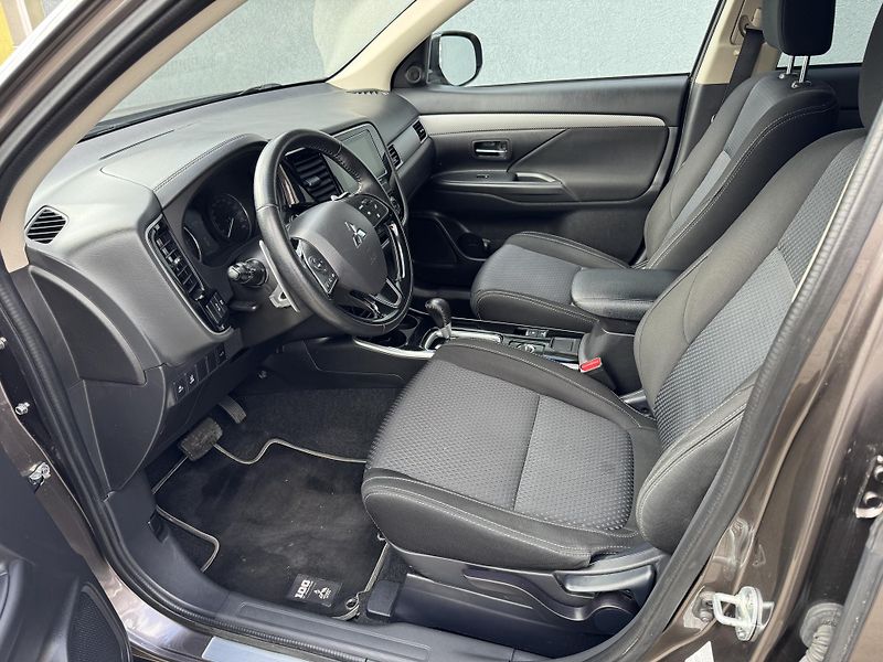 Mitsubishi Outlander 2,2Di-D A/T EDICE100 - fotka 5 z 16