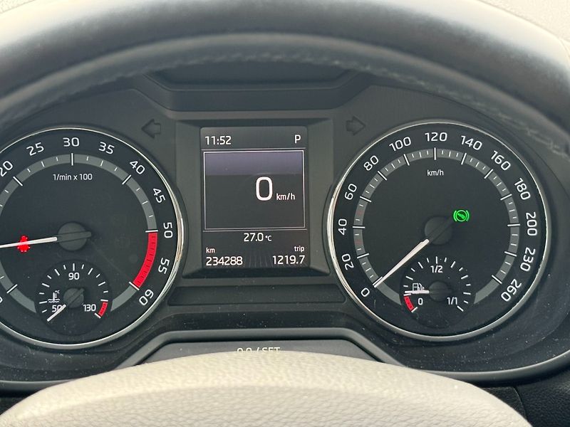 Škoda Octavia (2016) Scout 2.0 TDI 4x4 135kW - fotka 17 z 35