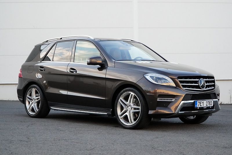 Mercedes-Benz Třídy M 350 CDi 4MATIC AMG - fotka 1 z 45