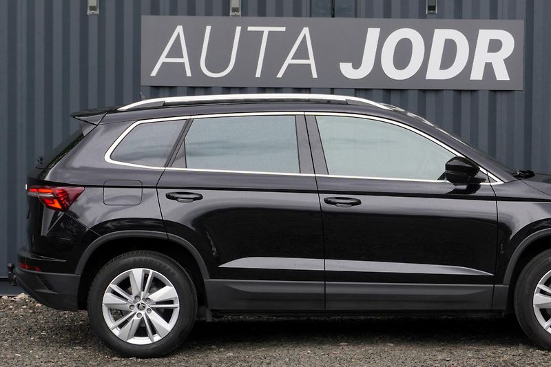 Škoda Karoq 1.5 TSI 110 kW, Kamera,Keyless - fotka 9 z 41