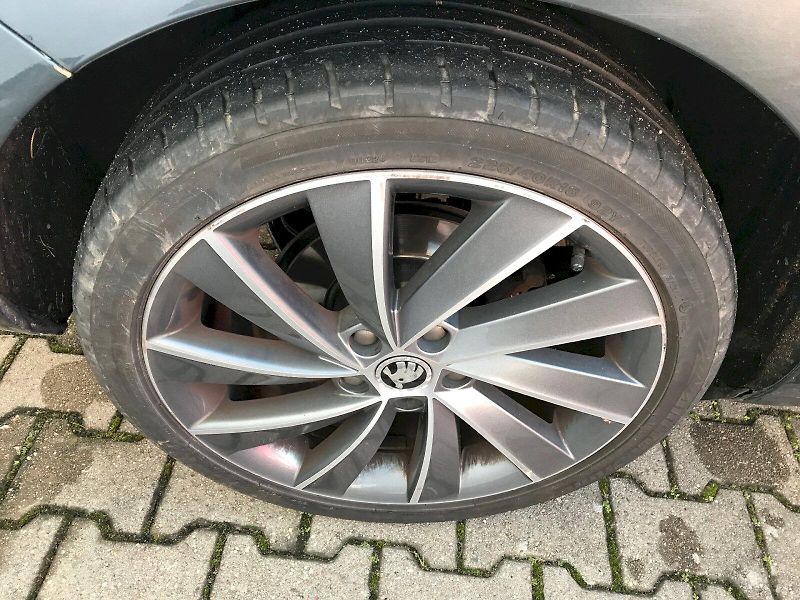Škoda Octavia (2015) Laurin & Klement  2,0 TDI DSG - fotka 27 z 28