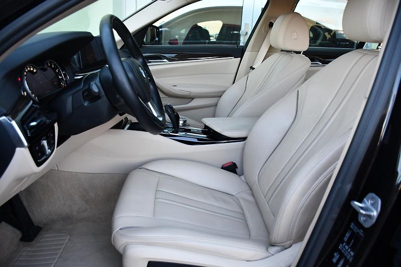 BMW Řada 5 540i xD LUXURY LINE HUD - fotka 13 z 35