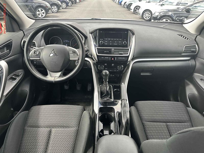 Mitsubishi Eclipse Cross (2019) 1.5 T-MIVEC, AC, tempo - fotka 8 z 15