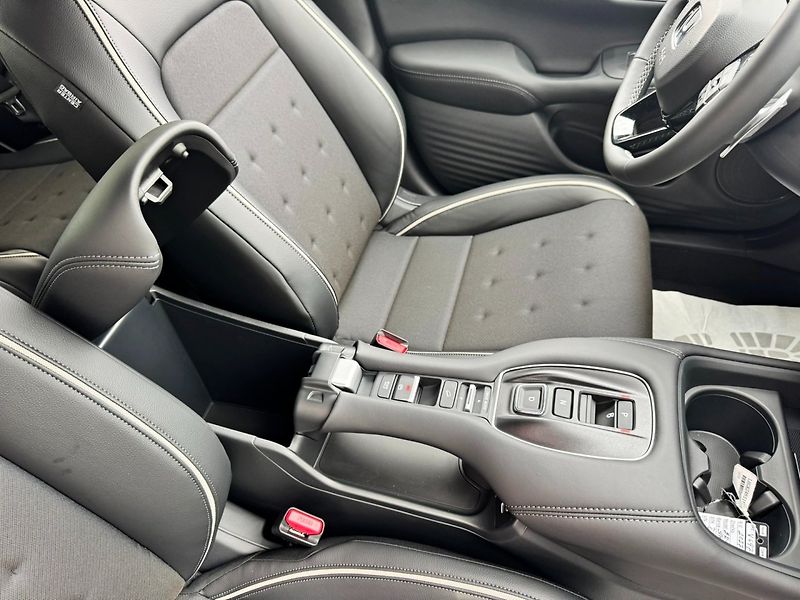 Honda ZR-V (2026) 2.0e:HEV 135kW Sport SKLADEM - fotka 19 z 34