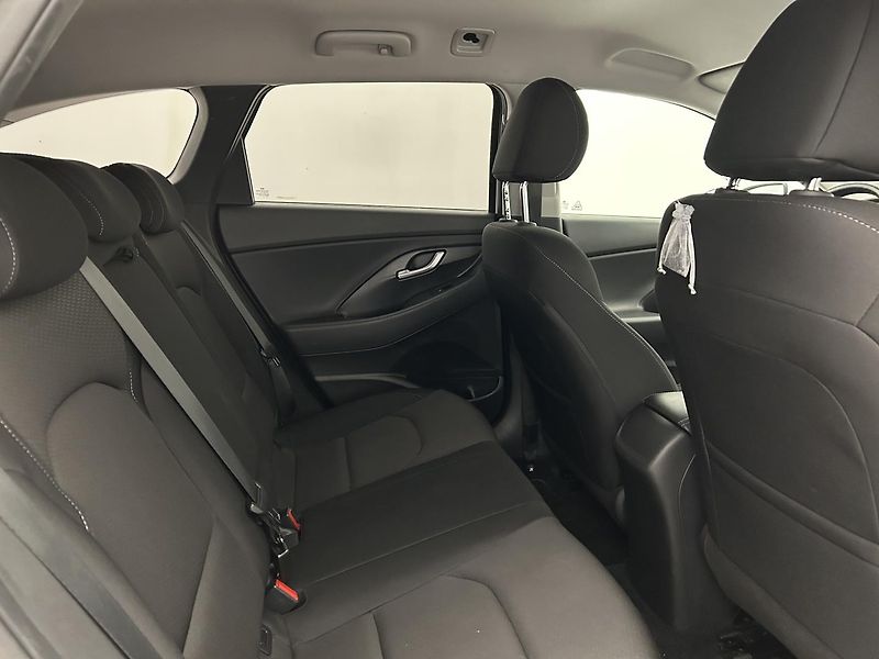 Hyundai i30 1.6 CRDI style - fotka 20 z 25