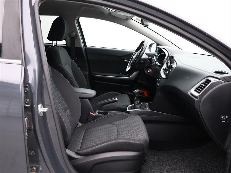 Kia Ceed 1,4 T-GDI Fresh CZ - fotka 10 z 27