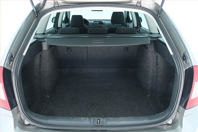 Škoda Octavia (2013) 1.6 TDI, Tempomat - fotka 13 z 16