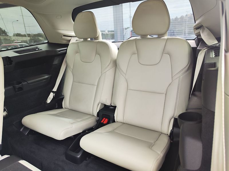 Volvo XC90 D5 2.0/173kW Inscription AT 4x - fotka 15 z 47