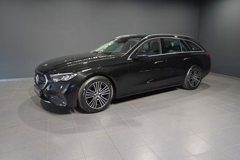 Mercedes-Benz Třídy E 220d 4M Avantgarde 360 Pano Ta - fotka 1 z 15