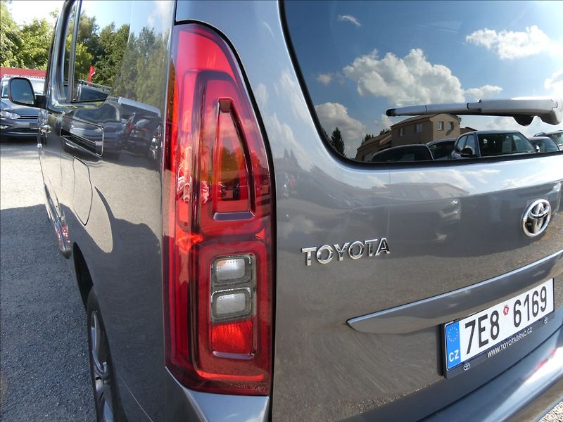 Toyota ProAce City Verso 1,2 T 96kW Long 7.míst,AT8,ČR - fotka 11 z 44