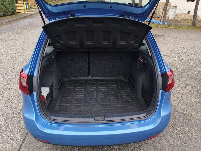 Seat Ibiza (2014) 1,2 TSI 77Kw I-tech combi - fotka 29 z 33