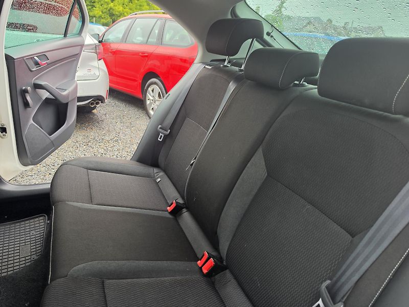Škoda Rapid 1.2 TSI Park Senzor  - fotka 10 z 18