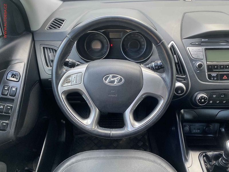 Hyundai ix35 (2011) 1.6 GDI, ČR, servis.kniha, AC - fotka 11 z 16