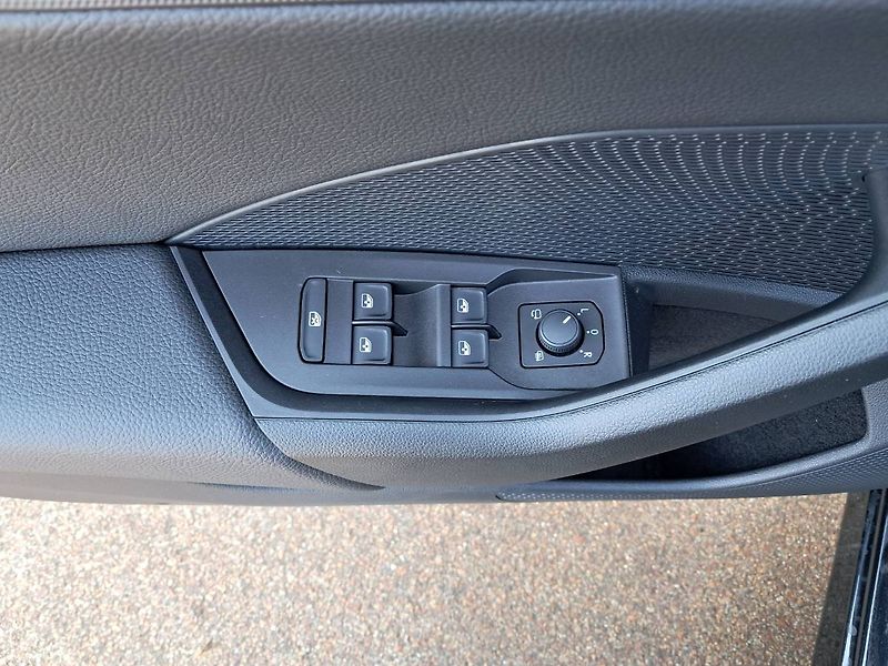 Škoda Octavia (2024) IV SELECTION 1.5 TSI / 85 kW M - fotka 19 z 29