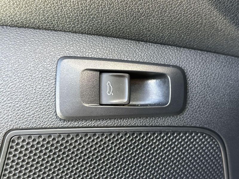 Škoda Karoq (2022) 2.0 TDI Sportline - fotka 12 z 35