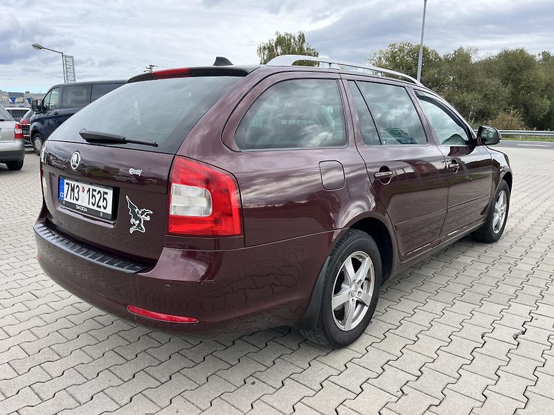Škoda Octavia (2010) Kombi 1.6 MPi - fotka 5 z 12