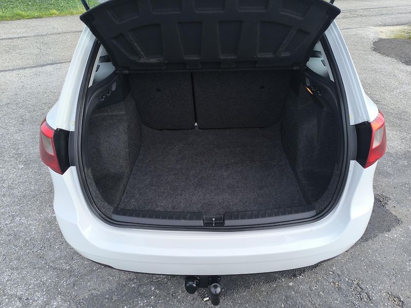 Seat Ibiza (2011) 1.2 DOLOŽENÉ KM, 1.MAJITEL - fotka 11 z 27