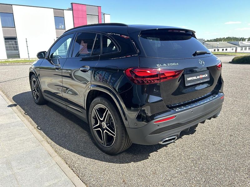 Mercedes-Benz GLA 200d 4MATIC AMG Style Edition - fotka 7 z 27