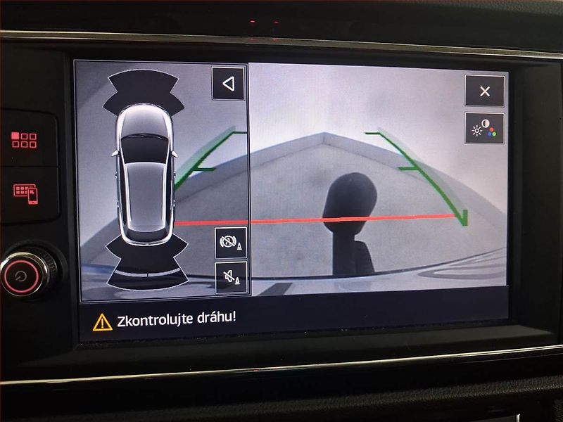 Seat Leon (2019) Top Sport 1.5 TSI, Kůže, Navi - fotka 16 z 17