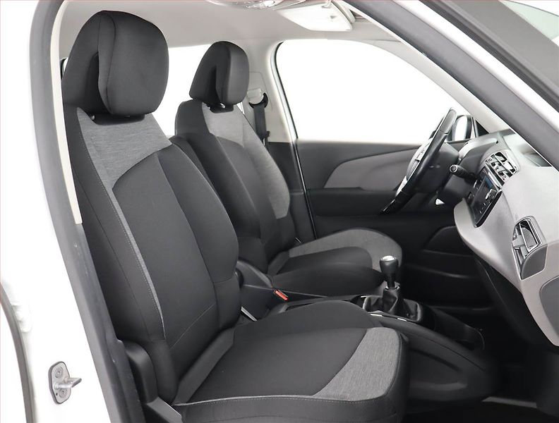 Citroën C4 Picasso (2017) 1.6 BlueHDi, 7 míst - fotka 9 z 21