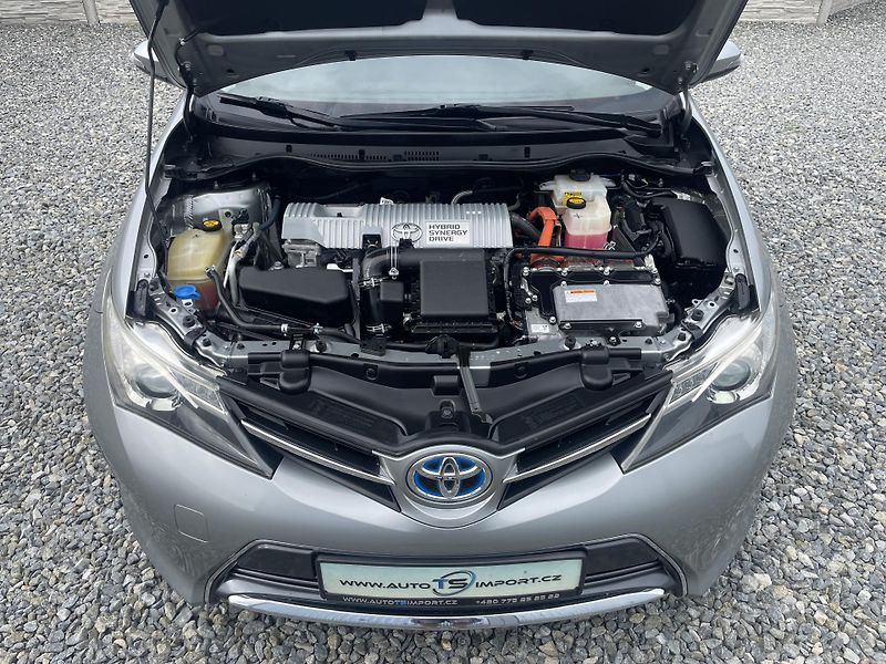 Toyota Auris 1.8i 16v HYBRID AUT SERVIS TOP - fotka 67 z 172