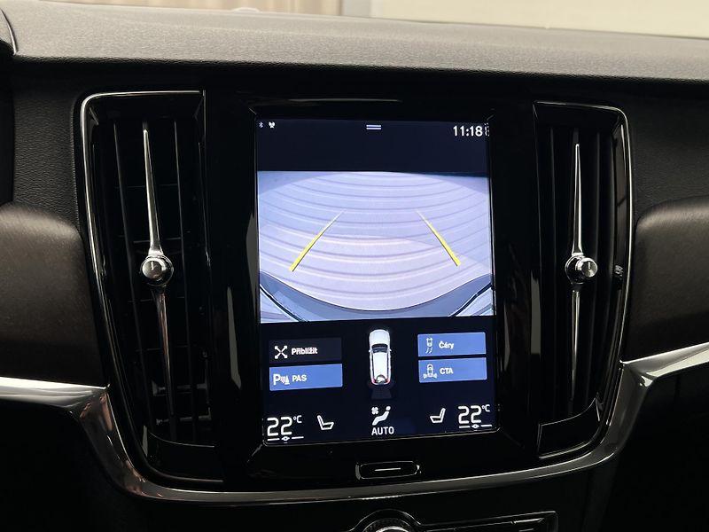 Volvo V90 CC D5 AWD AUT CZ - fotka 27 z 33