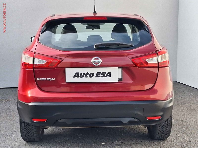 Nissan Qashqai (2015) 1.2DIG-T, 2.maj,ČR, Acenta - fotka 5 z 18