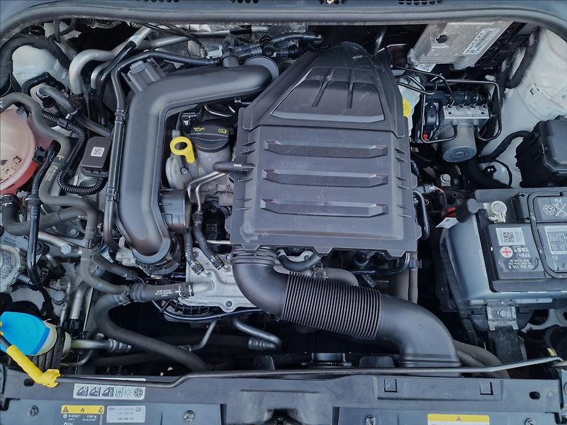 Škoda Fabia 1.0 TSI Combi Tour, ČR, 1.Maj - fotka 39 z 45