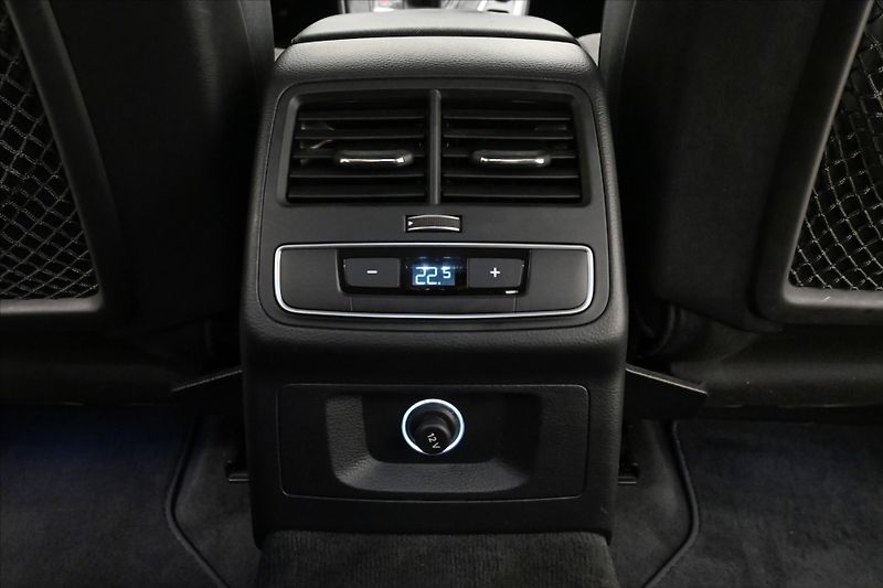 Audi A5 2,0 45TFSI 180kW 4x4 Sportback - fotka 21 z 31
