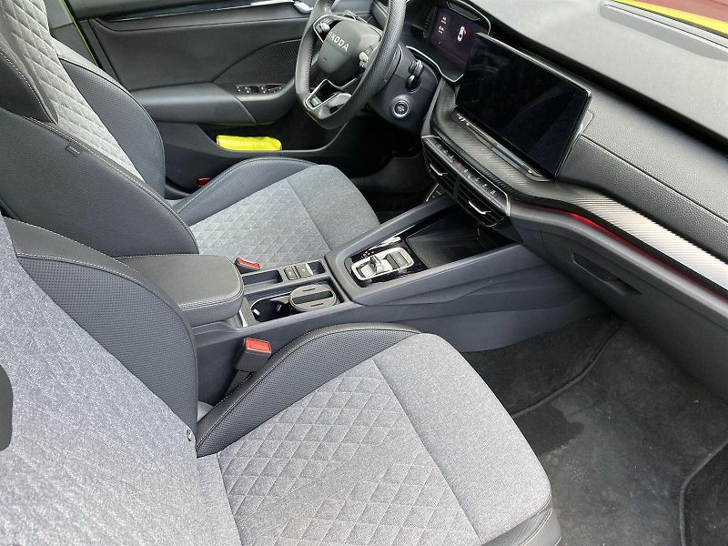 Škoda Octavia (2025) 1.5 TSI DSG SportLine - fotka 10 z 37