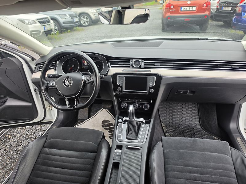 Volkswagen Passat 2.0 TDI DSG Night Paket  - fotka 11 z 24