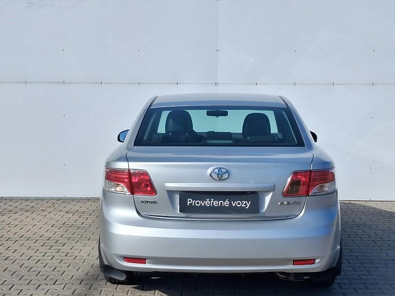 Toyota Avensis 1.8 Valvematic Business Navi - fotka 9 z 23