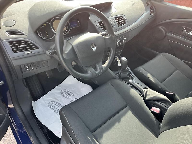 Renault Mégane 1,6 i KLIMA SERVIS STK 2/2027 - fotka 9 z 35