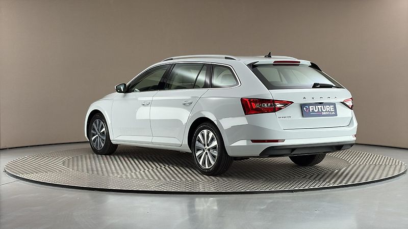 Škoda Superb 2.0 TDI Style Combi - fotka 2 z 25