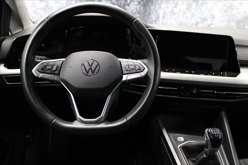 Volkswagen Golf 1,5 TSI EVO 96KW M6 1.MAJ. CZ - fotka 21 z 34