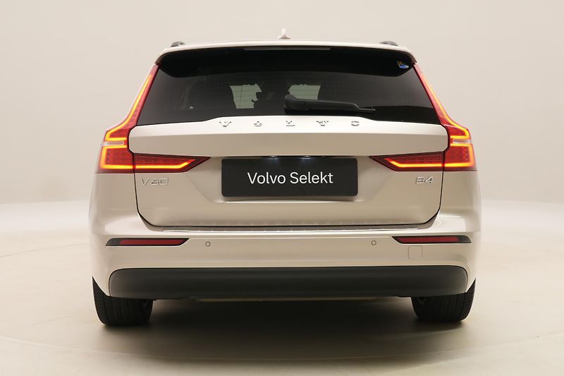 Volvo V60 B4 CORE AUT CZ - fotka 11 z 58