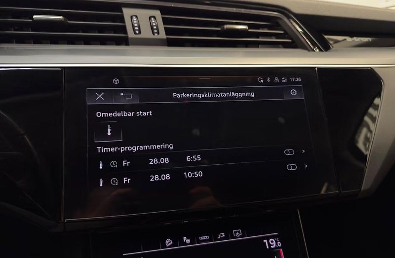 Audi Q8 e-tron 50 Q SoH 95% 360Kam Vzduch LED - fotka 19 z 26