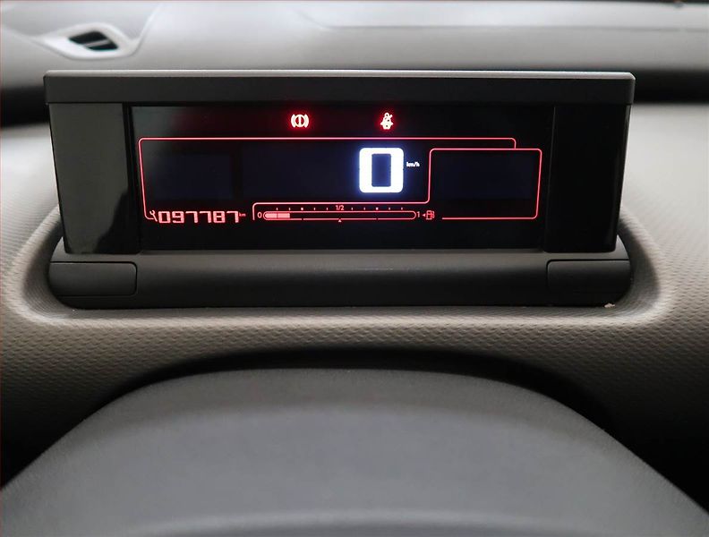 Citroën C4 Cactus (2017) 1.6 BlueHDi, Serv.kniha, Navi - fotka 11 z 13