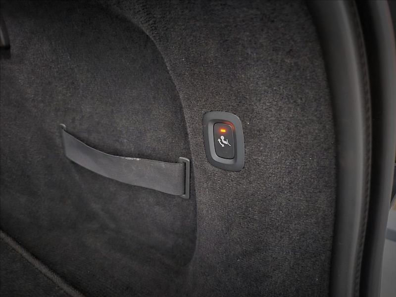 Volvo V90 CC D5 AWD Drive-E Pro POLESTAR - fotka 37 z 46