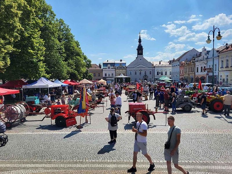 Sodomkovo Vysoké Mýto připomnělo dobu elegantních automobilů a vynikajícího karosářského řemesla.