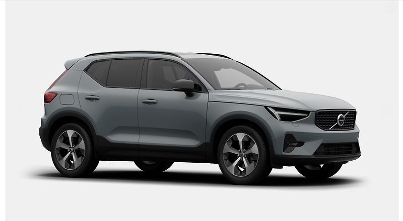 Volvo XC40 (2026) B4 ULTRA DARK AUT - fotka 7 z 12