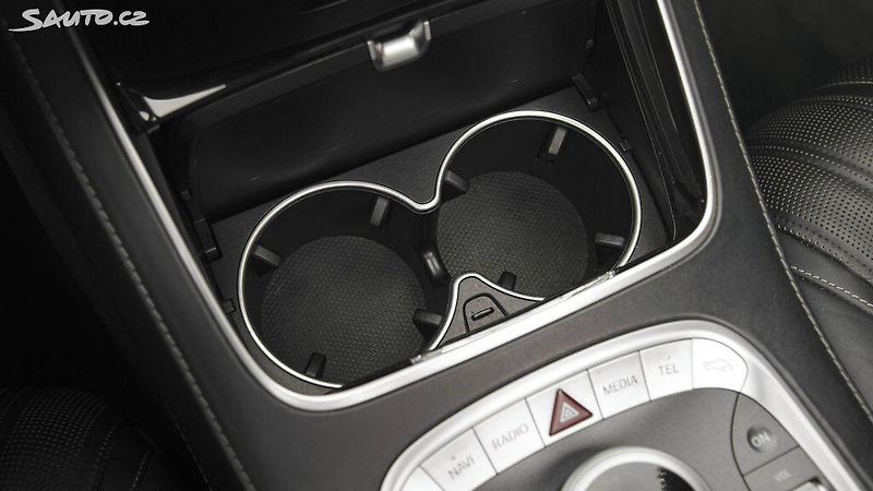Mercedes-Benz Třídy S S63 AMG 4MATIC cabrio 585 PS - fotka 47 z 48