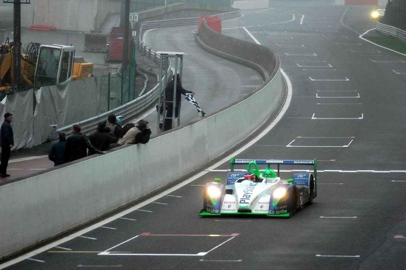 Před nedávnem oslavil 82. narozeniny rekordman v účasti na 24 hodin Le Mans, bývalý pilot F1 a držitel rekordu v letectví, francouzský automobilový závodník Henri Pescarolo. V roce 1984 závodil při Interserii v Mostě.