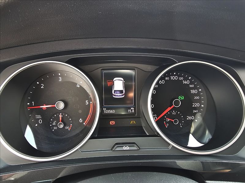 Volkswagen Tiguan Allspace 2,0 TDi R LINE DSG  4X4 NAVI - fotka 15 z 45