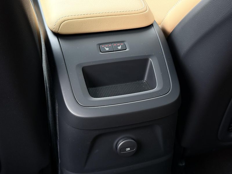 Volvo XC60 T8 AWD ULTRA BRIGHT *+ kola - fotka 17 z 59