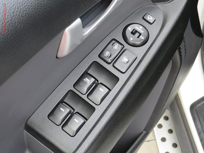 Kia Sportage (2014) 1.6GDi, 2.maj,ČR, AC - fotka 13 z 22