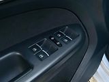 Volkswagen Touran 2.0TD MANUÁL 1MAJITEL SERVISKA - náhled 34
