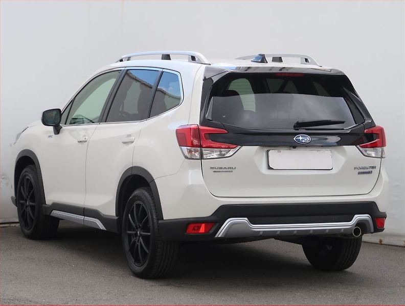 Subaru Forester (2024) 2.0 e-Boxer MHEV, MHEV,4X4 - fotka 4 z 24