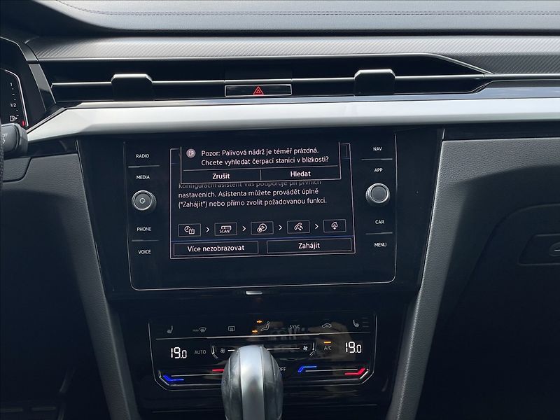 Volkswagen Arteon 2,0 TSI DSG R-Line Kamera - fotka 11 z 24