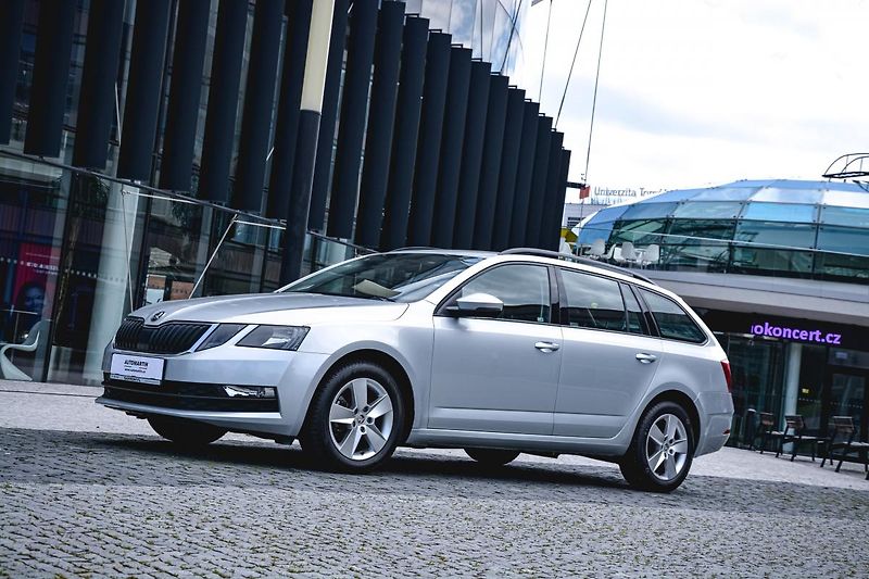 Škoda Octavia (2019) Combi 1.5 Tsi/G-TEC Dsg Ambi - fotka 12 z 33
